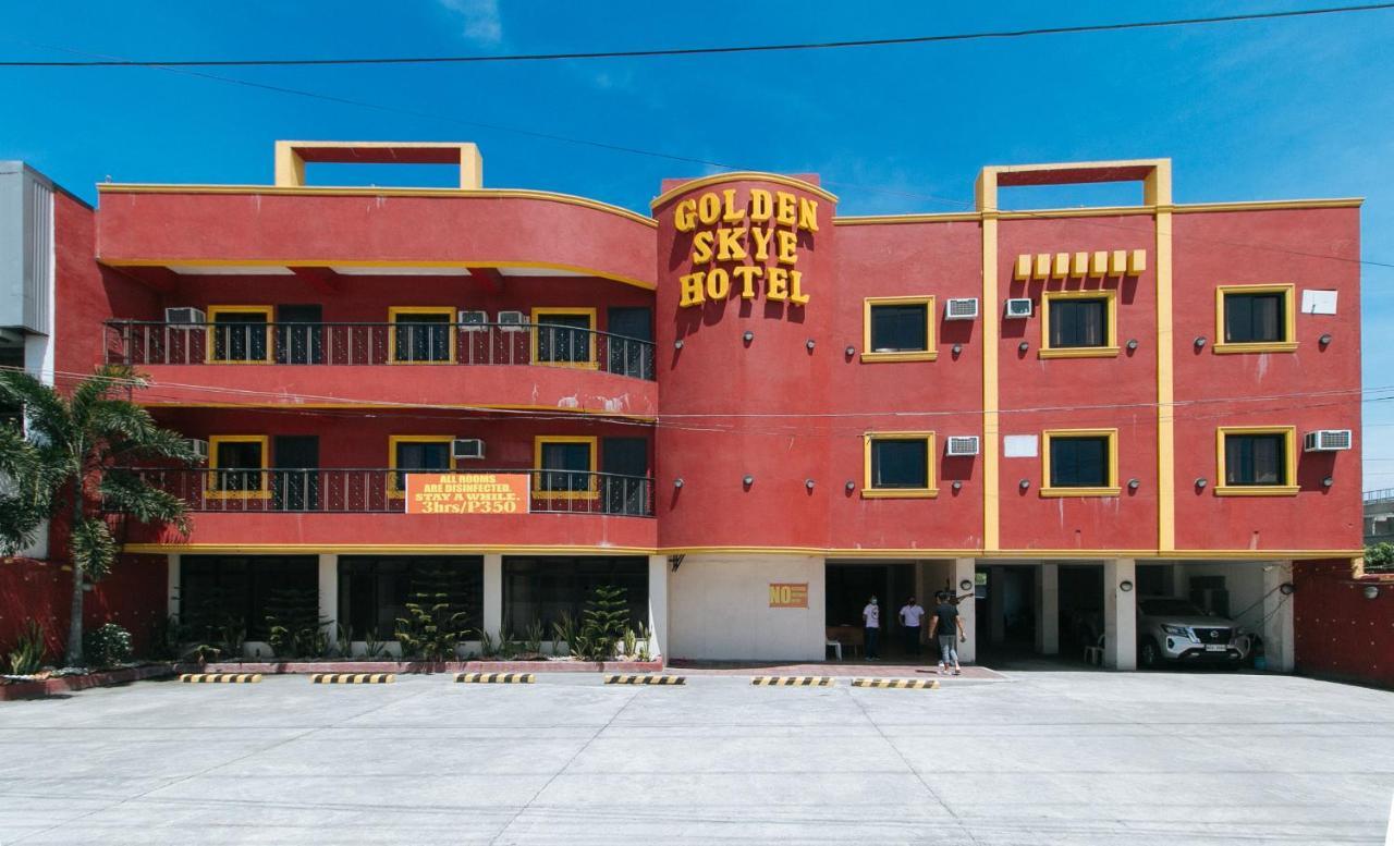 RedDoorz @ Golden Skye Hotel Guagua Exterior foto