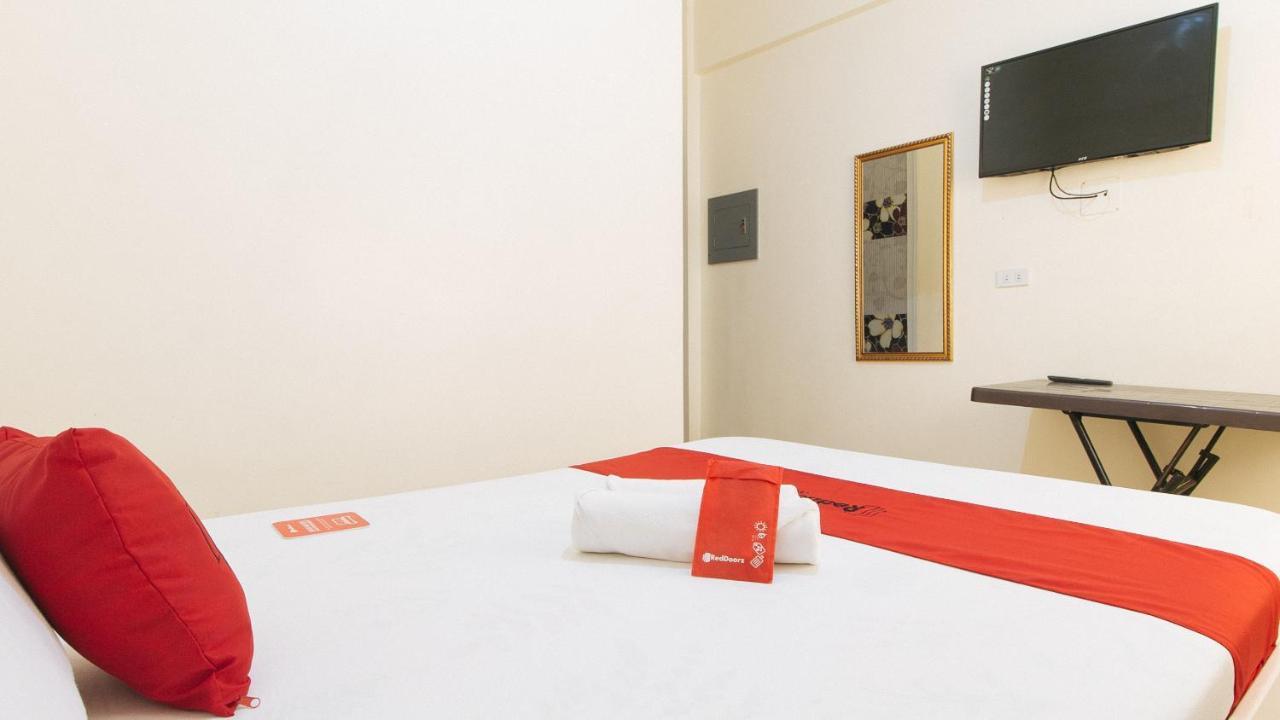 RedDoorz @ Golden Skye Hotel Guagua Exterior foto
