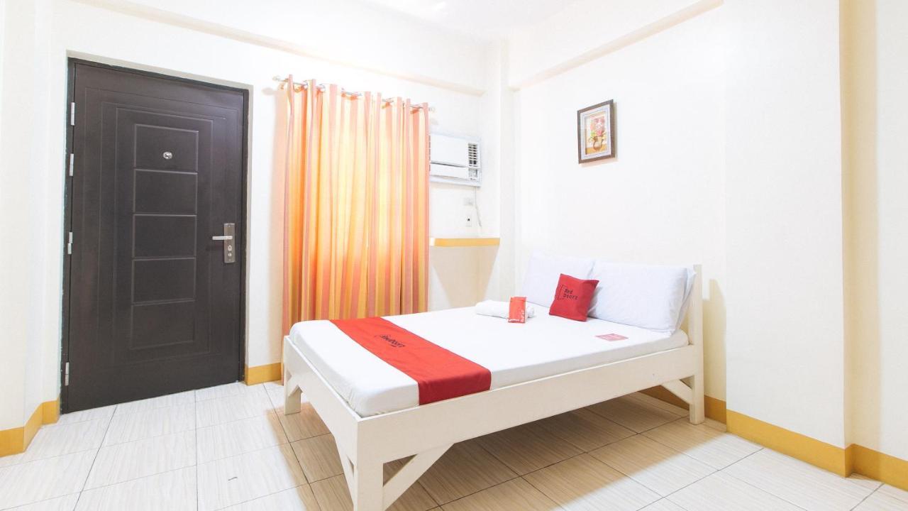 RedDoorz @ Golden Skye Hotel Guagua Exterior foto