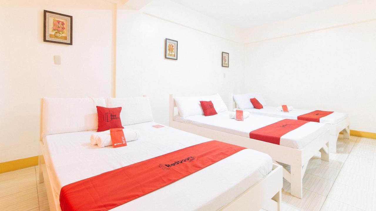 RedDoorz @ Golden Skye Hotel Guagua Exterior foto