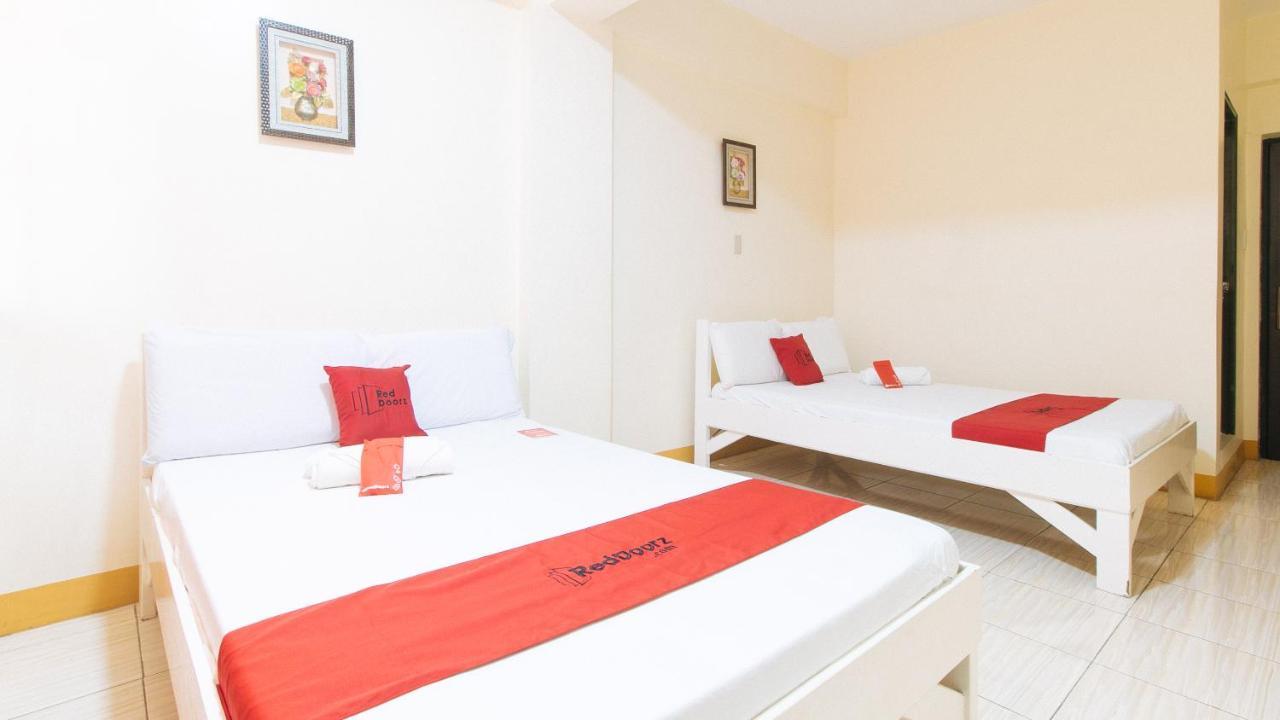 RedDoorz @ Golden Skye Hotel Guagua Exterior foto