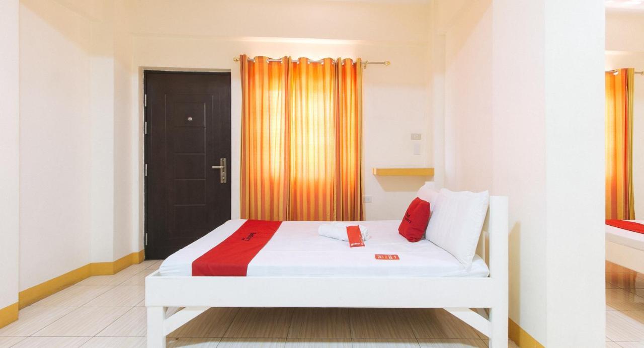 RedDoorz @ Golden Skye Hotel Guagua Exterior foto