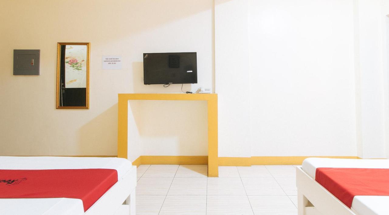 RedDoorz @ Golden Skye Hotel Guagua Exterior foto