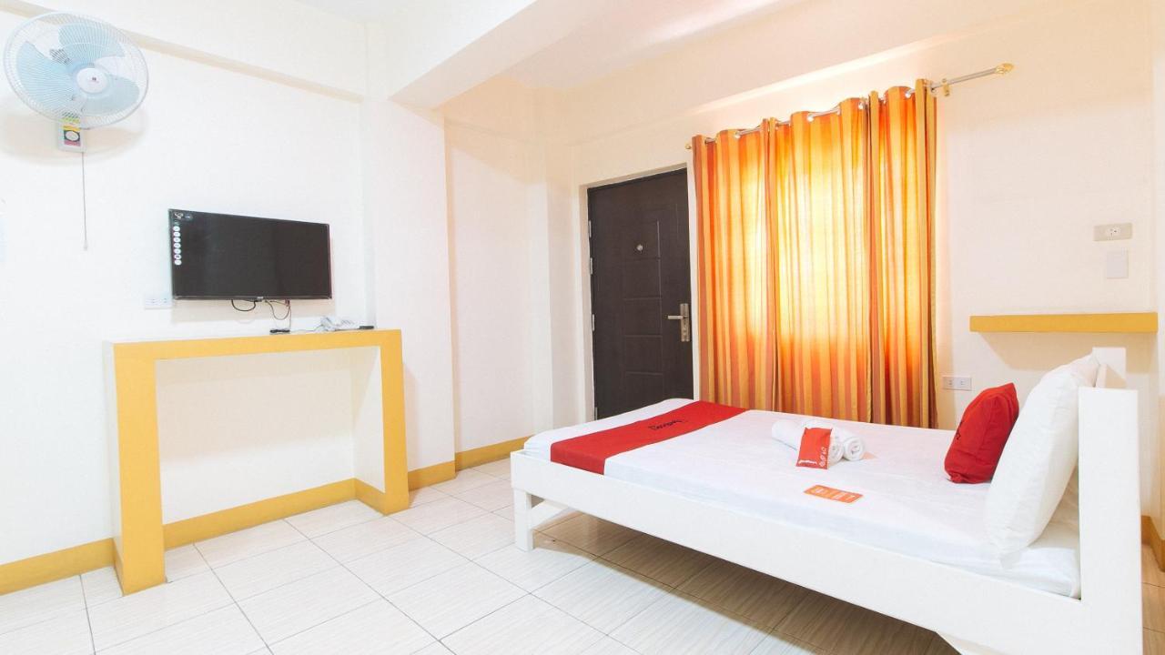 RedDoorz @ Golden Skye Hotel Guagua Exterior foto
